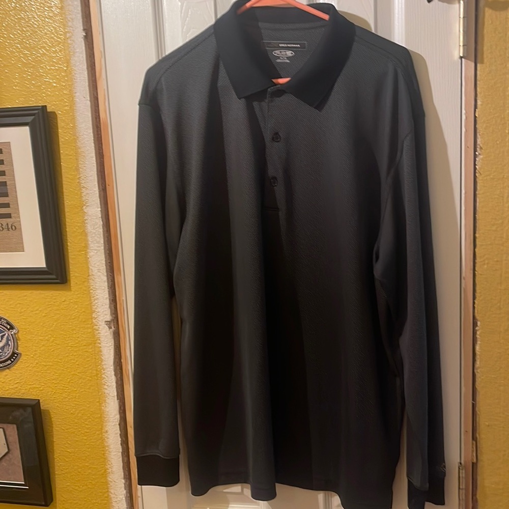 EUC! Men’s XL Greg Norman Shark Play Dry long sleeved golf polo.